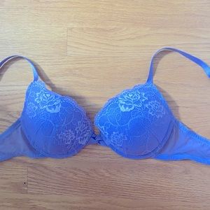 Very cute lacy purple bra sz 34D